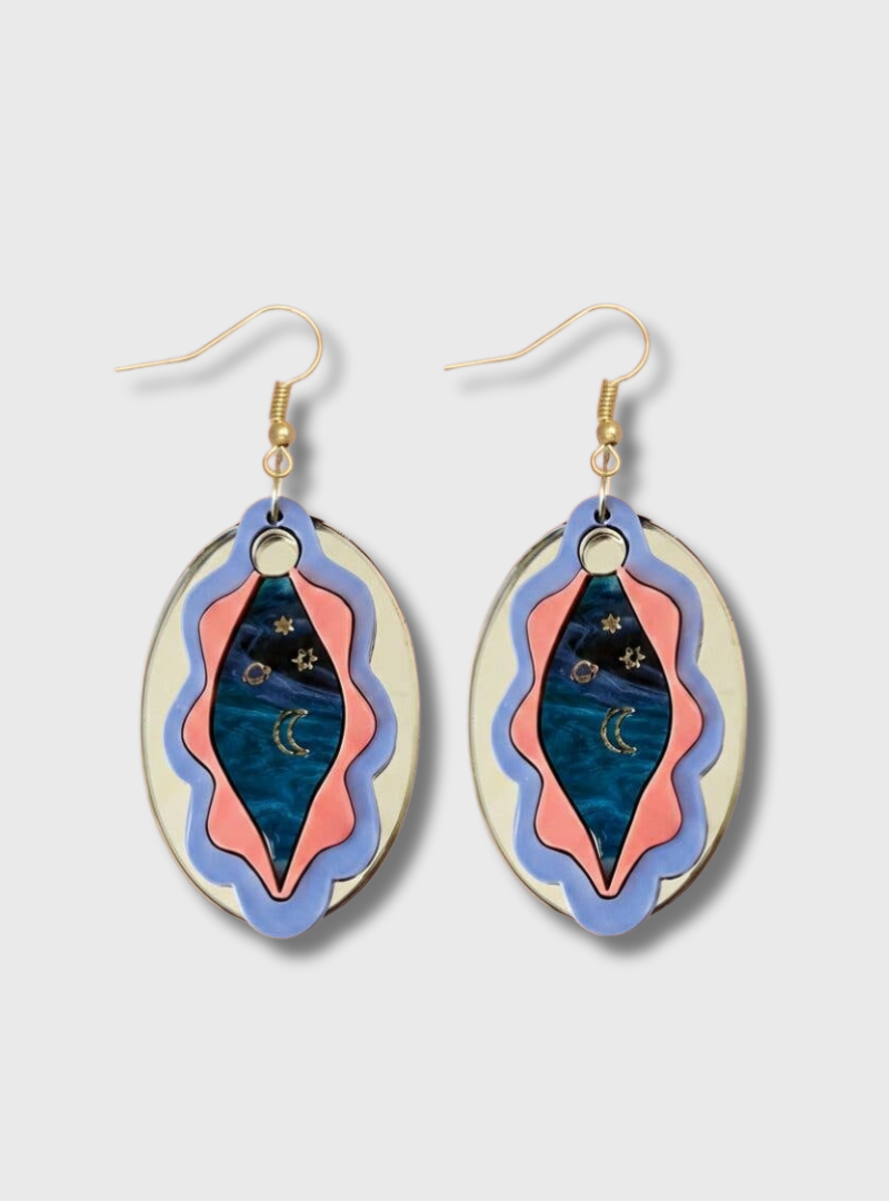 Vulva Ohrringe aus recyceltem Kunststoff
