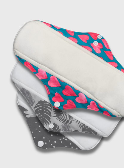 Nappiness Waschbare Binden aus Bambus, L, Herzen, Menstruation/Postpartum