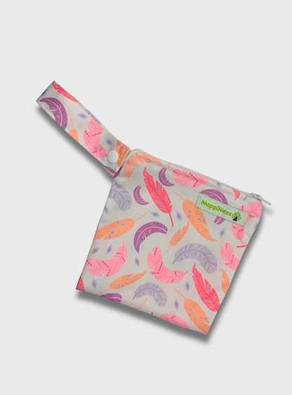 Nappiness Small Wetbag für Menstruationsartikel, Federn